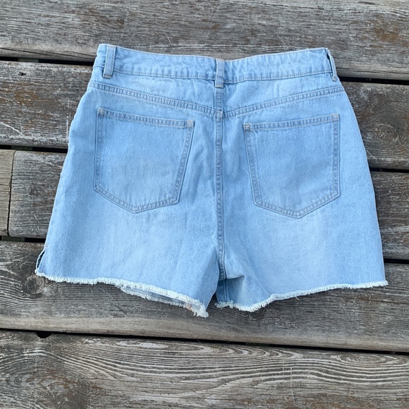Charlotte Russe Refuge Distressed Denim Mom Shorts - Picture 4 of 5